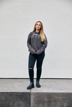 Lade das Bild in den Galerie-Viewer, Holy Swetch